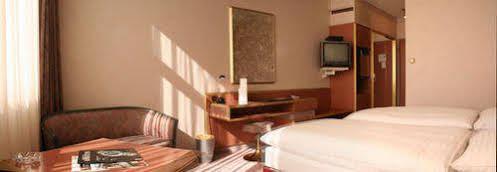 Au Parc Hotel 4*